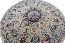 Load image into Gallery viewer, Rare 5&#39; Round Nain Rug Beautiful Wool &amp; Silk Authentic Handmade Rug 147cmx147cm
