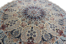 Load image into Gallery viewer, Rare 5&#39; Round Nain Rug Beautiful Wool &amp; Silk Authentic Handmade Rug 147cmx147cm
