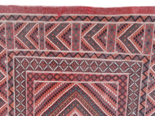 Load image into Gallery viewer,  5x6 Magnificent Vintage Flatwoven Rug Soumak Rug Living Room Rug 137x209cm
