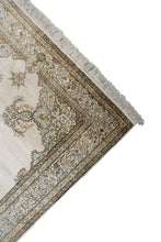 Load image into Gallery viewer, 4x6 Rare Vintage 100% Pure Silk Hereke Rug Kaysari Rug Fine Museum High Quality 
