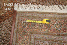 Load image into Gallery viewer, 7x10 Rare Beauty Rug Wool &amp; Silk Authentic High Kpsi Handmade Rug 
