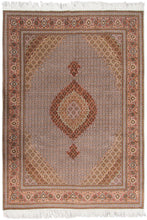 Load image into Gallery viewer, 7x10 Rare Beauty Rug Wool &amp; Silk Authentic High Kpsi Handmade Rug 

