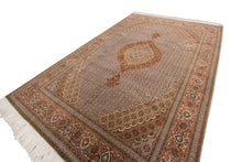 Load image into Gallery viewer, 7x10 Rare Beauty Rug Wool &amp; Silk Authentic High Kpsi Handmade Rug 
