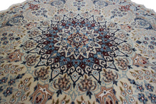 Load image into Gallery viewer, Rare 5&#39; Round Nain Rug Beautiful Wool &amp; Silk Authentic Handmade Rug 147cmx147cm
