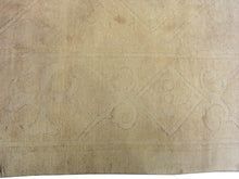 Load image into Gallery viewer, 5x22 Antique Oushak Art Deco Runner Rug Fine Gold Beige152cmx 658Ccm c. 1890
