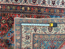 Load image into Gallery viewer, 5x6 Antique Traditional Oriental Rug Exceptionally fine Rug 153cm x 191cm C.1890
