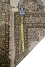 Load image into Gallery viewer, Vintage Silk Hereke Kaysari Fine 100% Silk High Quality 1960 Museum Quality 3x5
