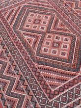 Load image into Gallery viewer,  5x6 Magnificent Vintage Flatwoven Rug Soumak Rug Living Room Rug 137x209cm
