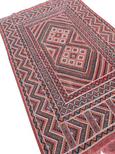 Load image into Gallery viewer,  5x6 Magnificent Vintage Flatwoven Rug Soumak Rug Living Room Rug 137x209cm
